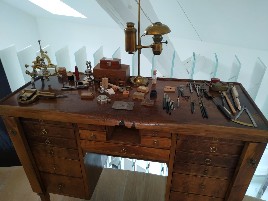 Watchmaker's ddesk